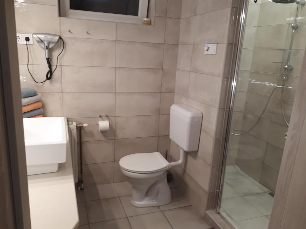 Kertvarosi Apartman II Tiszaujvaros Exterior photo